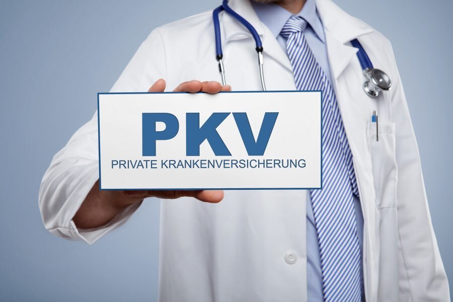 Ist ein Wechsel in die private Krankenversicherung wirklich sinnvoll?  Eine Abwägung von Vor- und Nachteilen