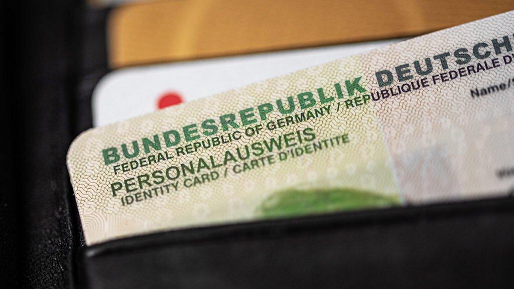 Personalausweis oder Reisepass