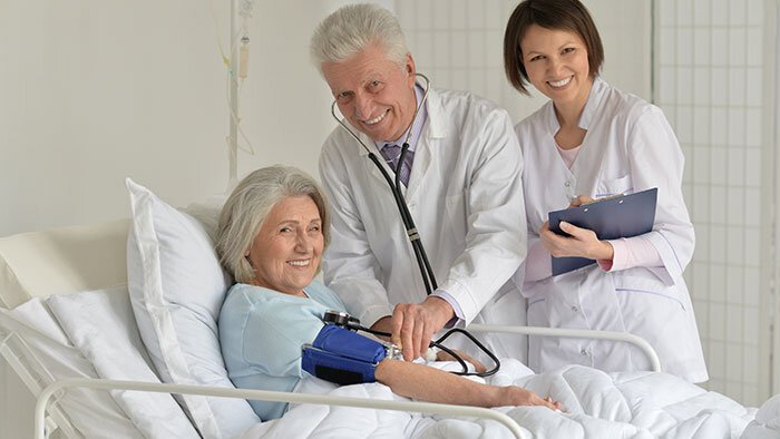 Wie finde ich heraus, ob meine Krankenversicherung alternative Behandlungen abdeckt?